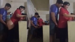 Gairah Terlarang: Ayah Tiriku Menggila Di Dapur, Menyodorkan Nafsu Dari Belakang