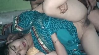 Desi Desah Ngentot Memek Tante Kampung Sambil Digenjot Keras.
