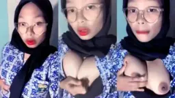 Gadis Berjilbab Bergaun Batik Usai Kelas, Menggoda Di Balik Seragam Sekolah