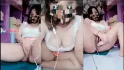 Pamela: Tampil Telanjang Dan Menggoda Di Panggung Langsung