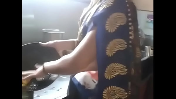 Tante India Desi Kannada, Pusar Seksi Dan Pinggul Menggoda