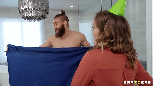 Goyang Hot Dengan Cewek Seksi Serumah / Brazzers / Unduh Lengkap Di Https://zzfull.com/roomm