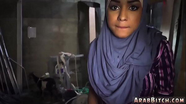 Gadis Arab Abg Dan Janda Muslim Goyang Pantat Di Titik Jatuh Pantat, 23 Km Dari Sini