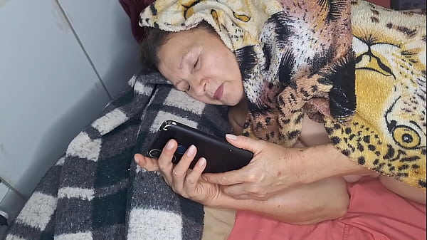 Cucu Laki-laki Tak Sengaja Menyetubuhi Ibu Mertua