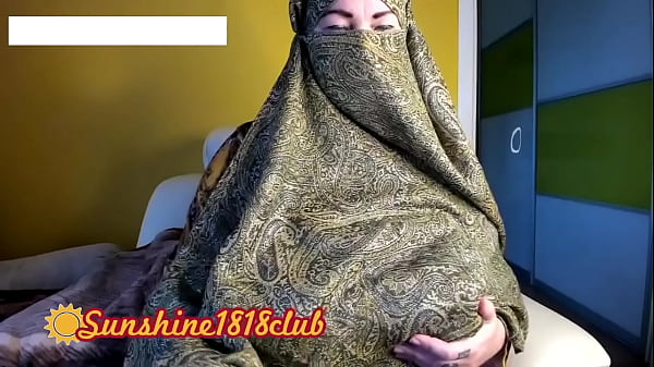 Ibu-ibu Turki Arab Berhijab, Montok, Toket Gede, Rekaman Webcam 10 November