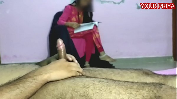 प्रिया को मनाया और गांड मारी, हिंदी आवाज़ के साथ गरम मस्ती।