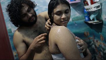 Cewek India Mandi Air Panas, Adek Tiri, Romansa Bikin Makin Panas.