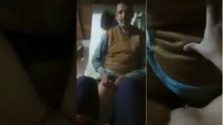 Abbu Haryanvi Ngewein Anak Perempuannya, Memek Keset Digebukin Sampe Koyak