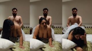 Ibu Montok Digebah Brutal Gaya Doggy, Makin Greget Makin Ngaceng.
