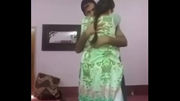 Desi Pasangan Lagi Panas-panasnya Di Atas Ranjang, Badan Basah Keringat, Desahan Nafas Makin Berat.
