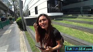Montok Mungil Ala Thai Milf Amatir, Ngewe Nafsu Sama Bule, Crot Di Memek