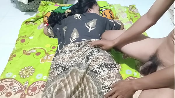 Ngentot Bu Ratna, Istri Seksi Yang Lagi Butuh Pelukan Dan Mainan.