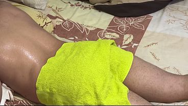 Ibu Mertua Montok Bantuin Mantu, Pijat Berubah Jadi Main Di Ranjang.