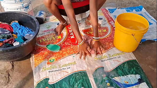Desi Istri Kampung Beneran Ngentot Memek Belakang, Bini Orang Pake Baju Doang Digenjot Keras