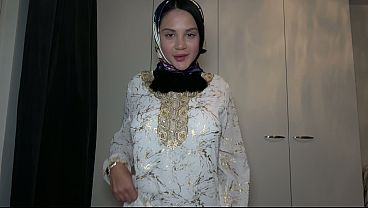 Pov – Ngentotin Adik Tiri Muslimah Pakai Hijab, Romantis Banget