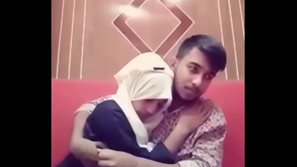 Desi Pacar Cewek Cowok Ciuman Panas Di Kamar Hotel, Basah Dan Liar.