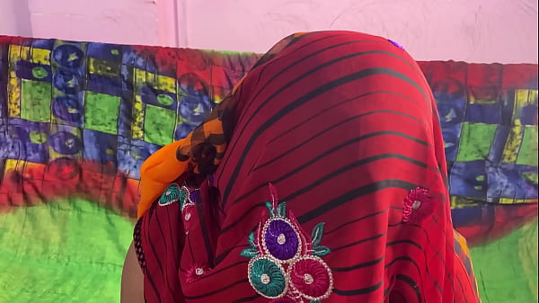 Sasur Ne Bahu Ko Choda Raat Ko Jab Wo Sone Gayi, Desi Indian Hard Sex Viral Mms Xvideo Hindi Voice.