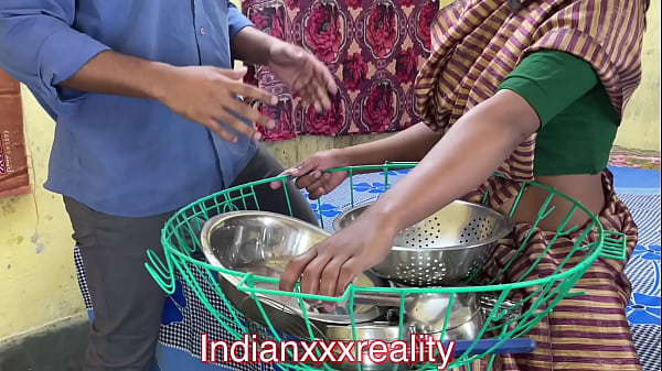 Cerita Panas Keluarga Tiri India Paling Hot, Suara Hindi Jelas Bikin Muncrat