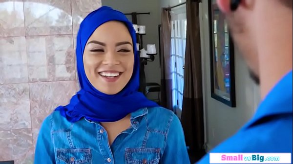 Gadis Arab Mungil Nan Nakal Digebuk Bertubi-tubi Sama Dua Pria Kekar