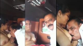 Video Seks Politikus Kannada Di Mobil, Ceweknya Ngehisap Tetek Sambil Digarap Di Luar Ruangan.