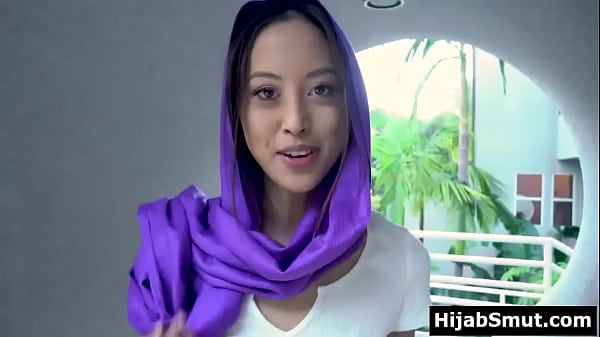 Gadis Muslimah Nafsunya Ngelunjak, Gak Bisa Berenti Mikirin Ngewe.