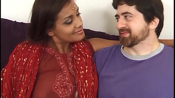 Bini Orang, Shriya Aunty, Lagi Main-main Sama Adik Tiri Dan Temennya – Suara Hindi Jelas Bikin Makin Panas