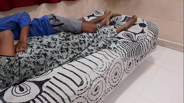 Ibu India Montok Digenjot Suami Kurus Kering, Kontol Kencang Tembus Ke Dalem, Full Hindi.