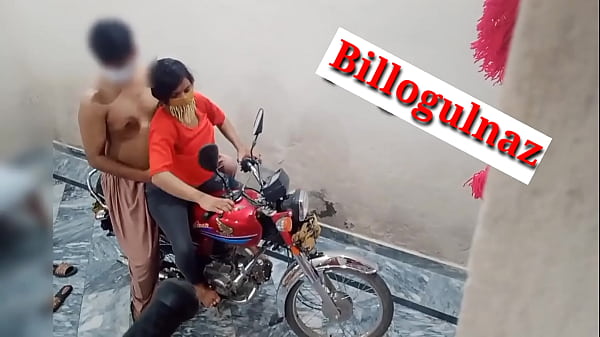 Hot Xxx Dikocok Temen Di Atas Motor Pake Suara Hindi