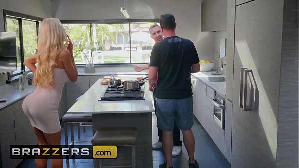 Istri Beneran Cerita – (courtney Taylor, Keiran Lee) – Courtney Bantuin Suami Pake Tangan Mulus – Brazzers