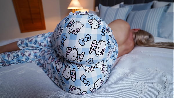 Ibu Tiri Bangun Pagi Lihat Kontol Kaku Anak Tiri, Bantu Tante Montok Ngeces Cepet, Bawa Enteng.