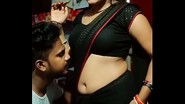 Desi Bhabhi Saree Navel Bikin Greget, Bikin Ngiler!