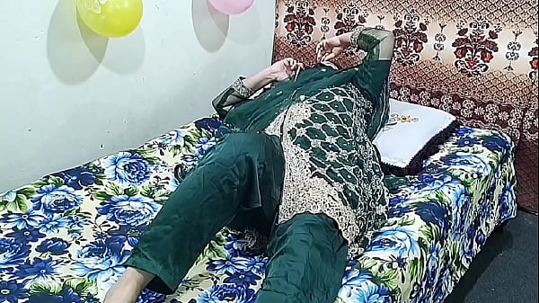 Seorang Ibu Rumah Tangga India Memanggil Bocah Muda, Lalu Diajak Main Kasar Dan Nge-seks Panas Pakai Suara Hindi.