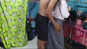 Ngentot Adik Ipar Di Dapur, Pas Lagi Buru-buru Siap-siap Berangkat Sekolah