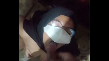 Cewek Indo Crot Di Kamar Mandi Sambil Ngeguyur Air Kencing Sendiri Yang Bikin Makin Basah