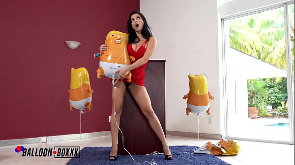 Ngentot Bareng Crystal Rush, Mili Rusia, Nunggingin Balon Trump Sambil Meraung