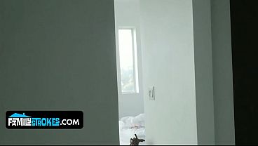 Gadis Pirang Montok Daisy Stone Digocoh Habis-habisan Sama Kakak Tiri Yang Horny Sampai Muncrat Di Wajahnya