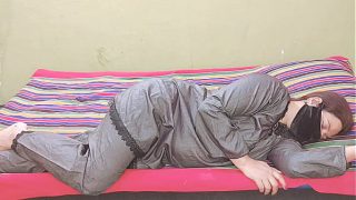 Bhabhi Pakistan Digebek Brutal Cepet Gaya Doggy, Suara Desi Hindi Bikin Makin Panas