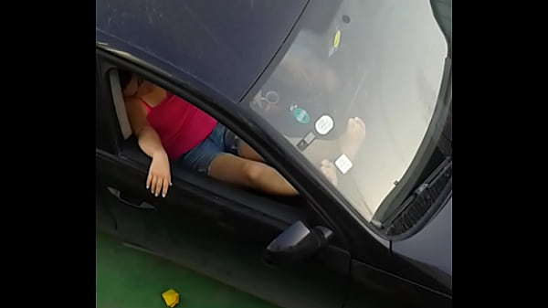 Gadis Arab Seksi Lagi Horny Di Depan Umum