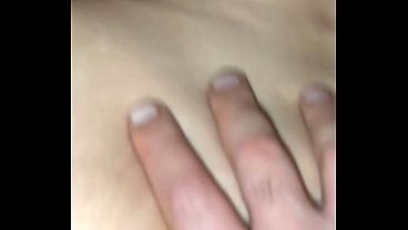 سعودي قحبة يمص زب صاحبه قدام مرته