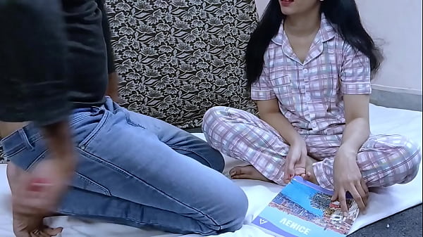 Mosi Ki Ladki Ko Nangi Karke Choda, Ghar Mein Chudai Ka Maza.