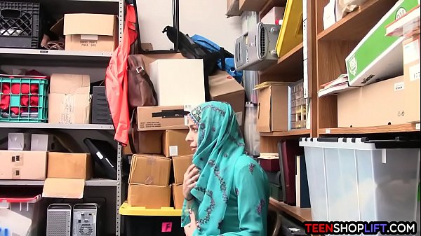 Remaja Arab Ketahuan Nyuri, Malah Digebukin Sama Satpam, Tapi Ujung-ujungnya Digarap