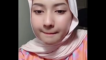 Jilbab Live, Goyang-goyang Bikin Pengen Lihat Lebih Dalam
