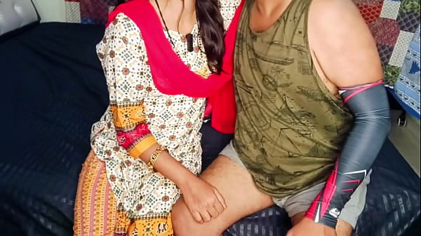 Mami Ko Paise Kamane Ka Asan Tarika Batakar Bhanje Ko Jor Se Chod Diya
