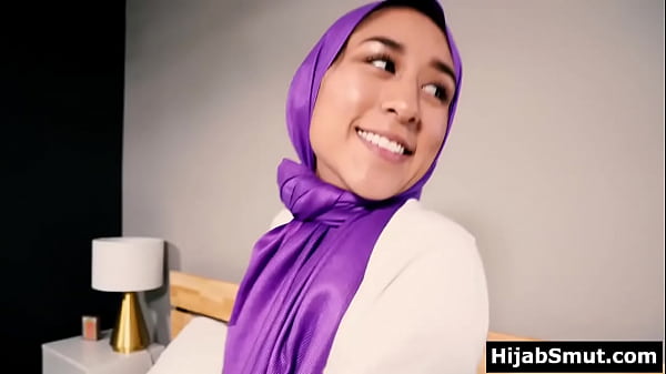 Gadis Arab Berhijab Nekat Bercinta Diam-diam Tanpa Restu Orang Tua