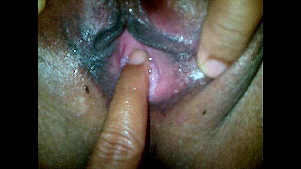 Mami Indonesia Montok, Pantat Gede, Memek Basah Koyak Dijari Empat, Digenjot Keras Sampai Meraung.